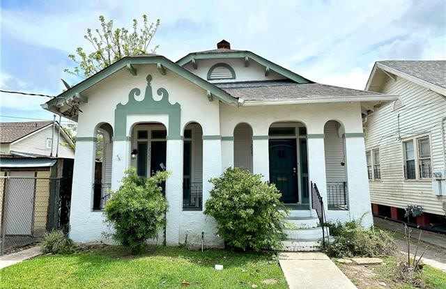 2025 LOWERLINE Street - 2025 Lowerline Street, New Orleans, LA 70118