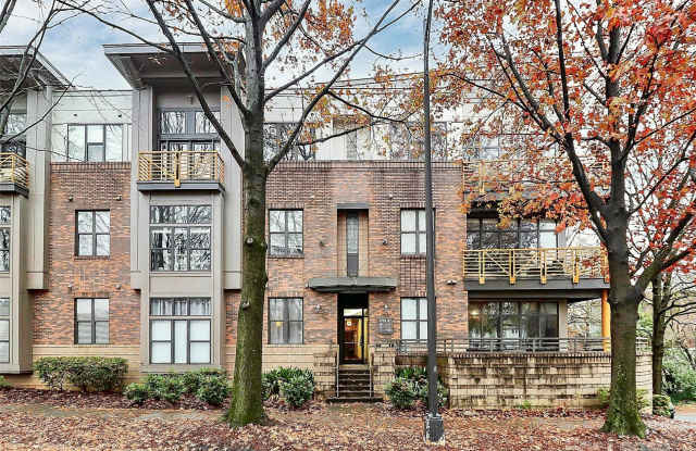 712 N Davidson Street