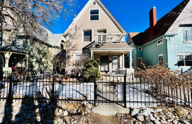 $0 DEPOSIT OPTION. CHARMING VICTORIAN TOWNHOUSE IN UPTOWN/CITY PARK WEST