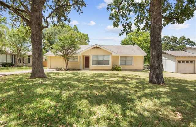 Photo of 728 Mary Lake Drive