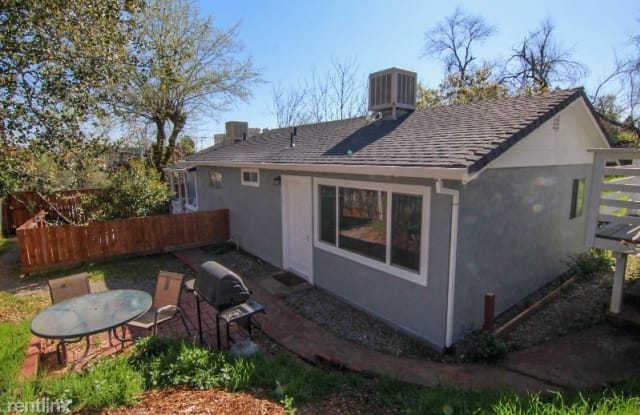 1561 Willis St - 1561 Willis Street, Redding, CA 96001