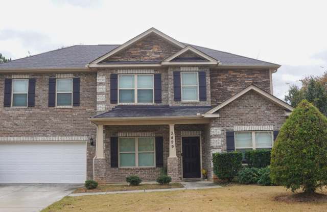 Spacious 6BR House in Rex