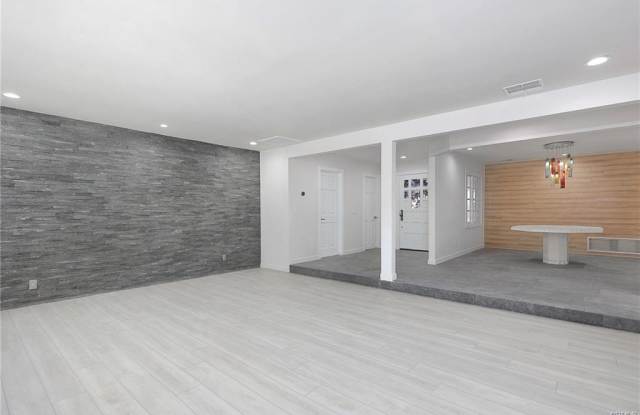 5047 Orrville Avenue