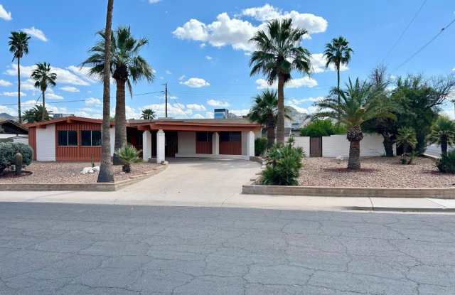 2601 E Cinnabar Avenue