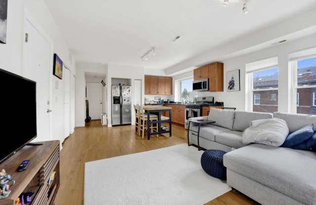 3501 N Racine Avenue