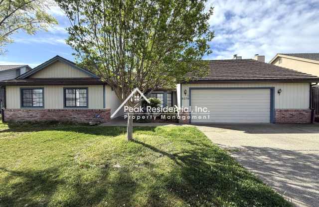 Wonderful Orangevale 4bd/2ba Home with 2 Car Garage!
