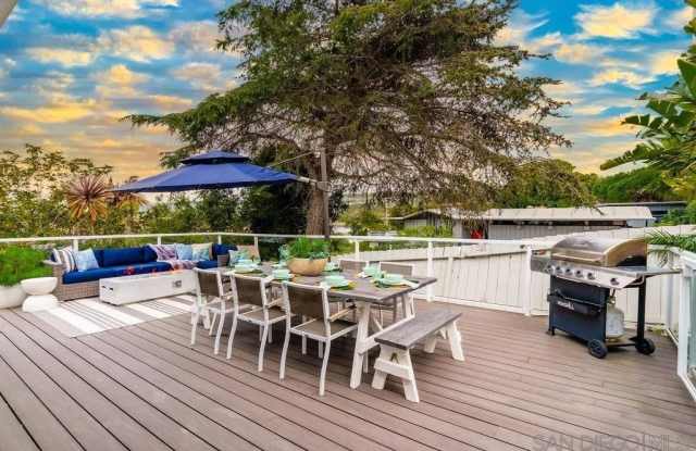 7904 Calle De La Plata