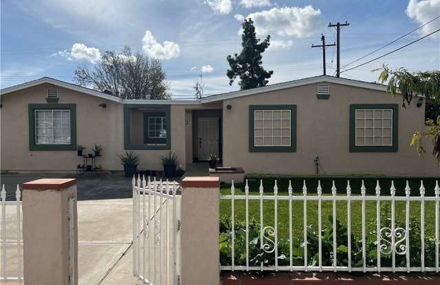1316 E El Morado Ct