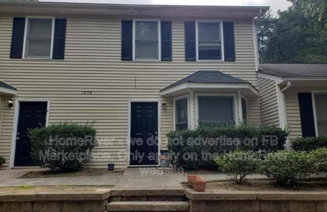 1558 Oakpointe Dr SW