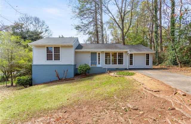 2866 Highland Drive SE