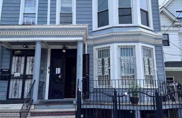 Photo of 3670 Barnes Avenue