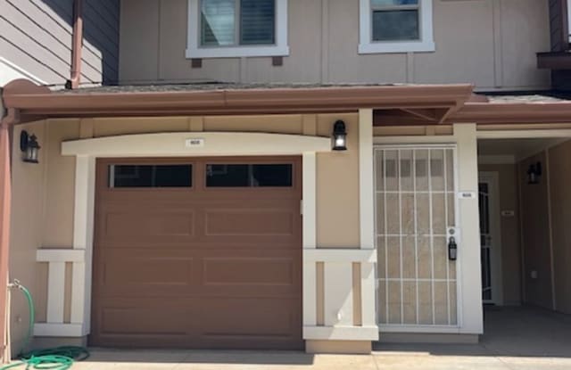 Nohona III at Kapolei 3 bedroom/2 bath with 1 car garage.