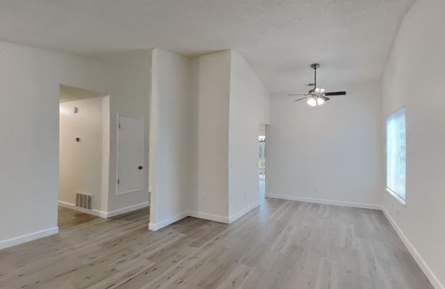 Freshly Remodeled 4/2 House in Oakley Available Now!