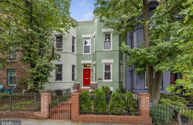 Photo of 145 D Street SE