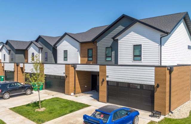 2801 S Burnsfield Avenue Unit D11