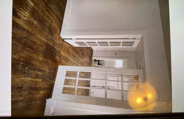 400 Center Street - 2