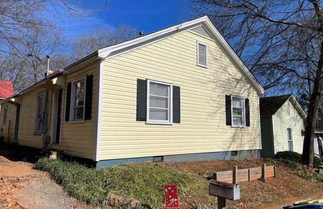 Three Bedroom on Easy St!