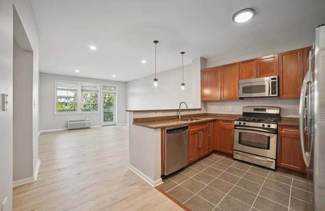 15 Freedomway # 3081