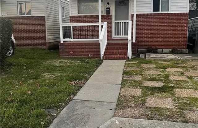 Photo of 633 42nd St