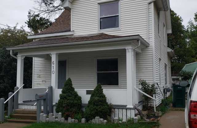 610 North Sycamore Street - 1