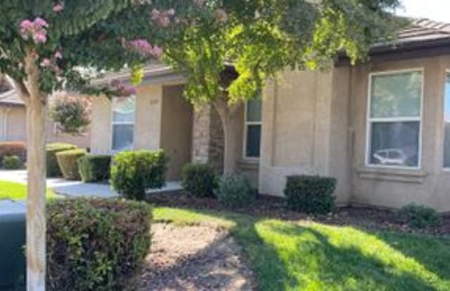 2607 W. Oriole - 2607 W Oriole Ave, Visalia, CA 93291