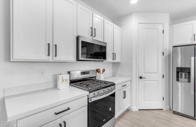 11230 E UPTON Avenue