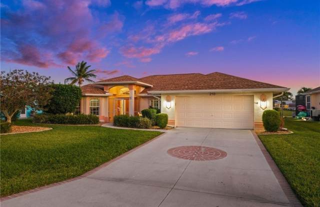 Photo of 210 SW 37th Terrace