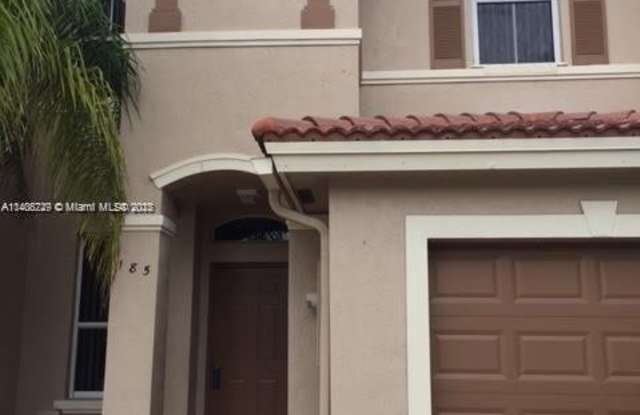 185 Riverwalk Cir