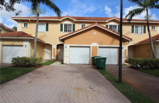 6532 Catalina Ln - 6532 Catalina Lane, Tamarac, FL 33321