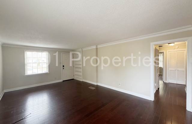 81 South Larchmont Drive