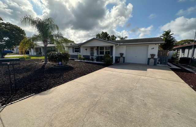 Beautiful 2 bedroom home with fenced in backyard