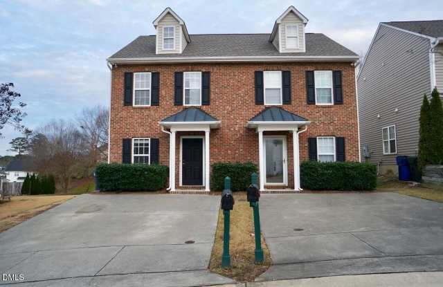 2444 Pumpkin Ridge Way