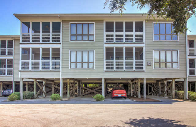 Photo of 590 Marina Drive - 1Unit D22