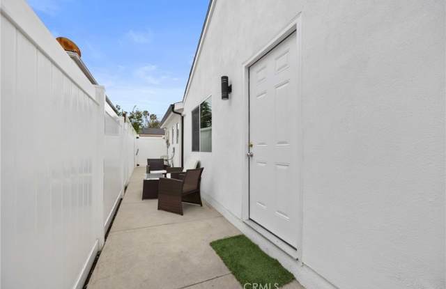 18017 Collins Street