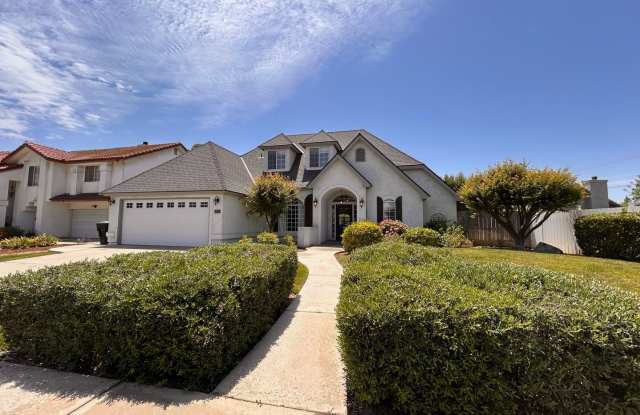 Beautiful home for rent in Visalia!