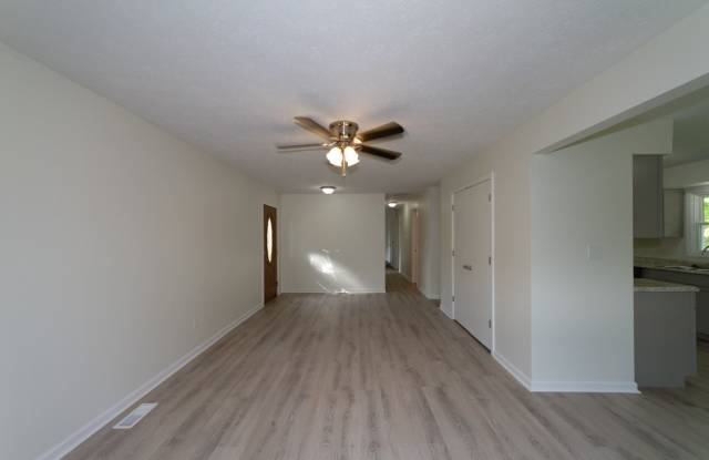 Updated 3 bedroom 1.5 bath home in desirable Franklin Township Farhill Downes neighborhood. Apply today to be approved for a showing. Deposit amount negotiable depending on applicant status.