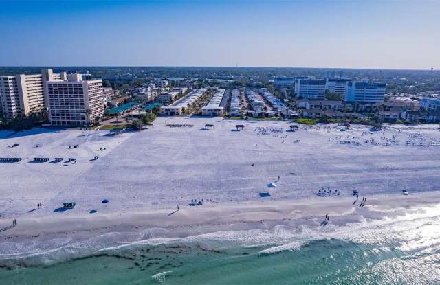 Photo of 6006 MIDNIGHT PASS ROAD