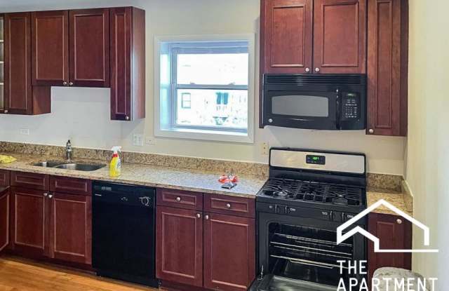 3922 North Pine Grove Ave.