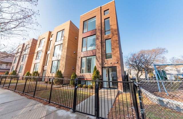 Photo of 3514 N Sacramento Unit 3S