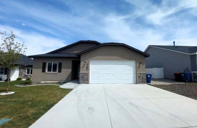 1381 Golden Pheasant Dr - 1381 Golden Pheasant Drive, Twin Falls, ID 83301