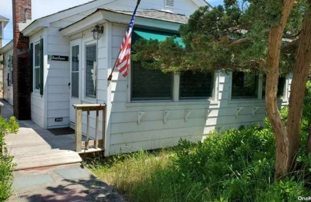 250 Cottage Walk