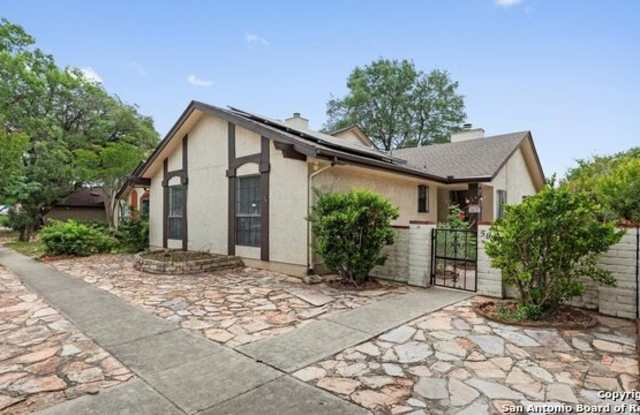 Photo of 5864 Royal Ridge