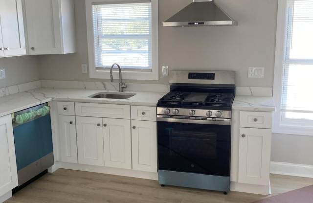 326 2nd Street unit: Floor 2