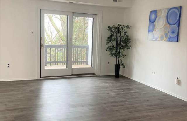 20 DOUGHERTY Boulevard unit: H5