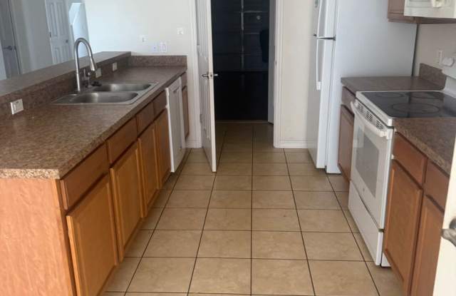 Photo of Townhouse For Lease in Saint Cloud