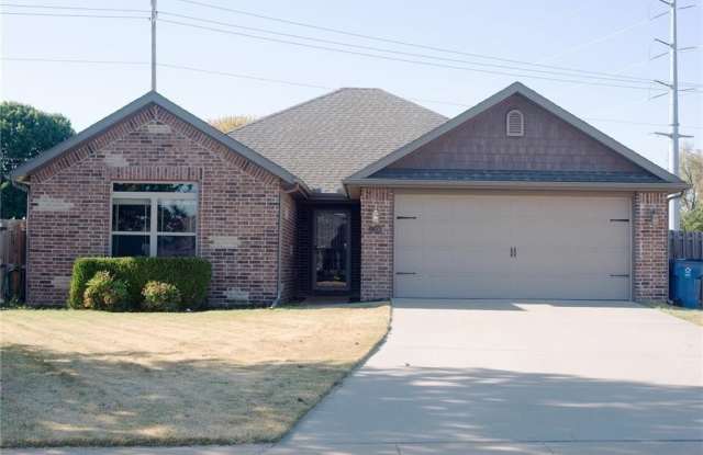 Photo of 900  SW Crownview