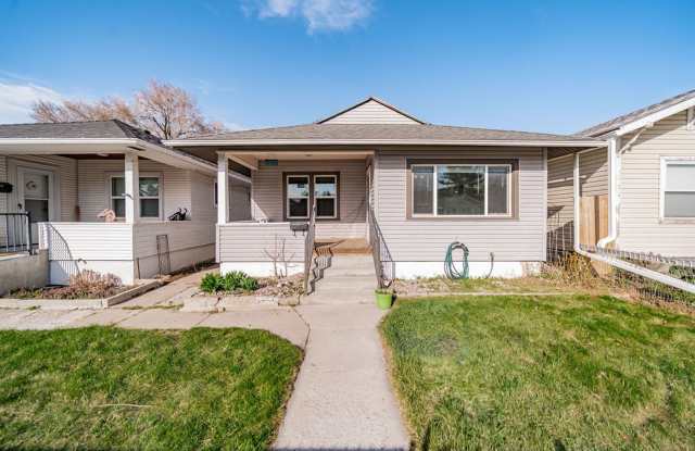 Photo of 3 bed 1 bath home recently renovated.