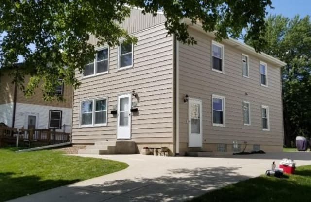 4702 W Howard Ave - 4702 West Howard Avenue, Milwaukee, WI 53220