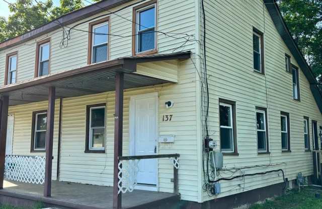 137 E HIGH Street