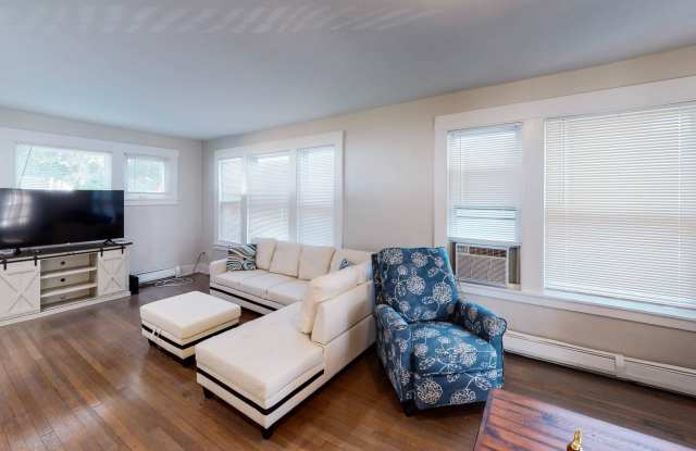 Charming and Spacious 5BD 2.5BA House in Beaver Hills!